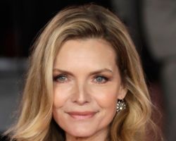 WHAT IS THE ZODIAC SIGN OF MICHELLE PFEIFFER?